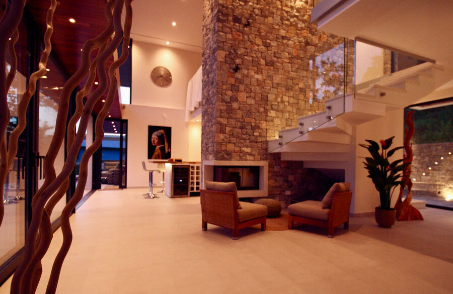 Lounge with the fireplace